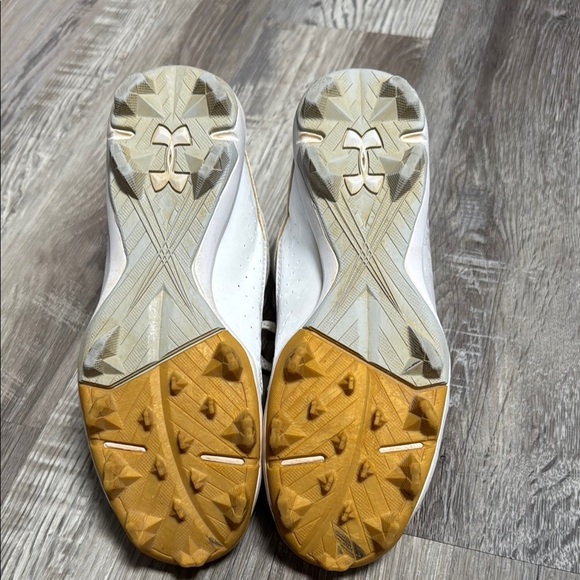 Under Armour Bryce Harper Boys UA White and Gold Cleats Size 5.5 - Picture 7 of 8